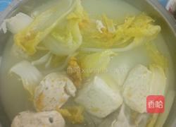 鲫鱼白菜豆腐汤的做法图解7