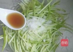 糖醋番茄汁拌西葫芦的做法图解3