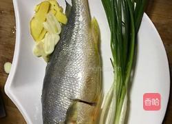 家烧黄鱼的做法图解1
