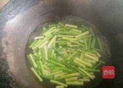 蒜苔炒腊肉的做法图解3