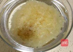 银耳莲子羹的做法图解1