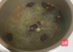 银耳莲子羹的做法图解7