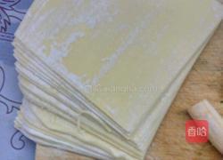 饺皮包香蕉的做法图解1