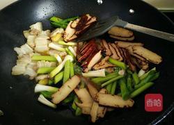 五花肉香干炒青蒜的做法图解4