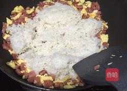 香肠蛋炒饭的做法图解4