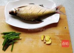 清蒸鳊鱼（蒜蓉剁椒版）的做法图解2