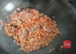 小红虾煎鹅蛋的做法图解6