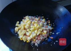 菠萝火腿玉米粒炒饭的做法图解6