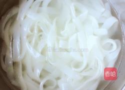 鸡蛋炒河粉的做法图解2