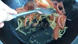 番茄洋葱炒面教程 MjUwX2MxXzA