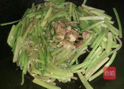 芹菜炒粉条的做法图解7