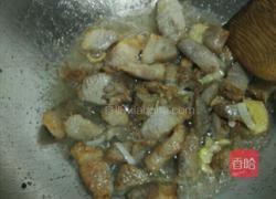咸肉烧蘑菇的做法图解6