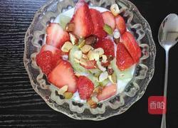 草莓酸奶的做法图解3