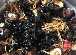 香菇木耳莲藕焖豆腐张的做法图解3