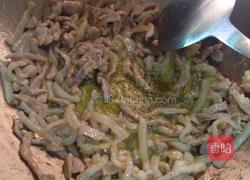 鱼腥草炒肉丝的做法图解5
