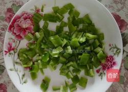 土豆粒炒肉的做法图解3
