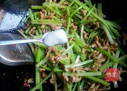 芹菜炒肉的做法图解10