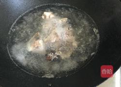 萝卜石斛骨头汤的做法图解1