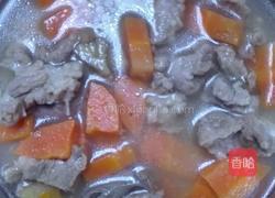 牛肉胡萝卜汤的做法图解3