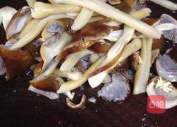 大球盖菇炒肉的做法图解5