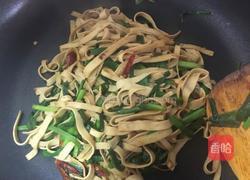 香油韭菜豆腐皮的做法图解6