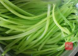 猪肉香芹馅的做法图解4