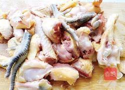 小土鸡炖蘑菇的做法图解1
