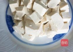 皮蛋拌豆腐的做法图解2