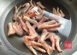 红烧鸡爪的做法图解1