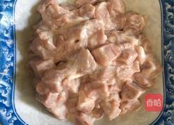 莴笋胡萝卜炒肉丁的做法图解3