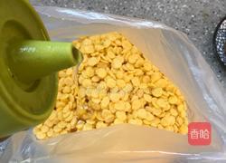 香辣玉米脆片的做法图解2