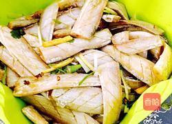 干炸带鱼的做法图解4