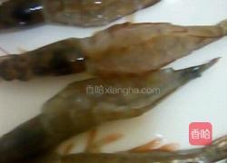蒜蓉粉丝开背虾的做法图解2