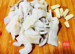 墨鱼炒荷兰豆的做法图解2