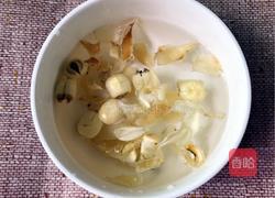 银耳鸡蛋糖水的做法图解2