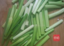 韭菜花抄肉的做法图解3