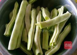 豆角烀饼的做法图解1