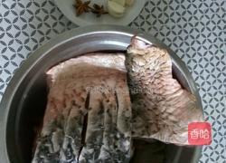 家常炖开河鱼的做法图解3