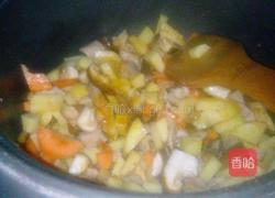 电饭锅版–土豆香菇焖饭的做法图解5