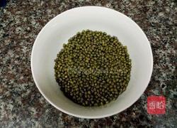 绿豆粥的做法图解1
