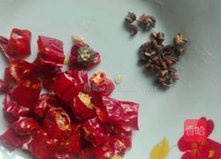 蒜苔炒腊肉的做法图解3
