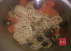 养生三鲜汤的做法图解3