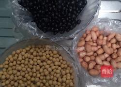 花生黑豆豆浆的做法图解1
