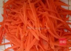 糖胡萝卜丝的做法图解1