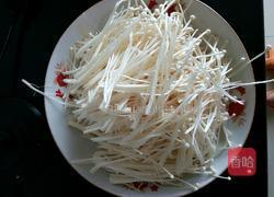 麻辣金针菇的做法图解2