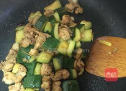 蜜汁鸡腿南瓜丁的做法图解6