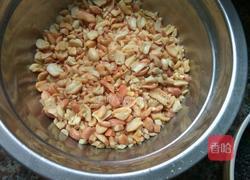 黑芝麻花生糖的做法图解1