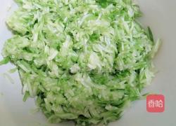 西葫芦鸡蛋包子馅的做法图解7