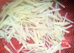 两丝炒鸡肉的做法图解11