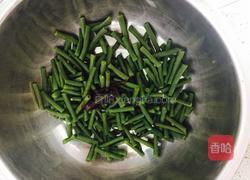 凉拌豇豆的做法图解1